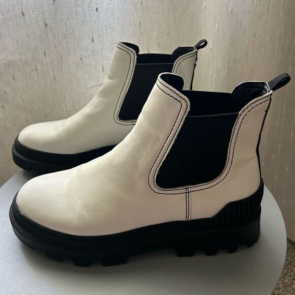 Circus by Sam Edelman Women’s Darielle Ankle Boot White Size 81/2 Chelsea Bootie - Picture 1 of 9
